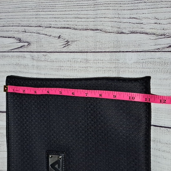 FILA Zippered Bag - Picture 6 of 6